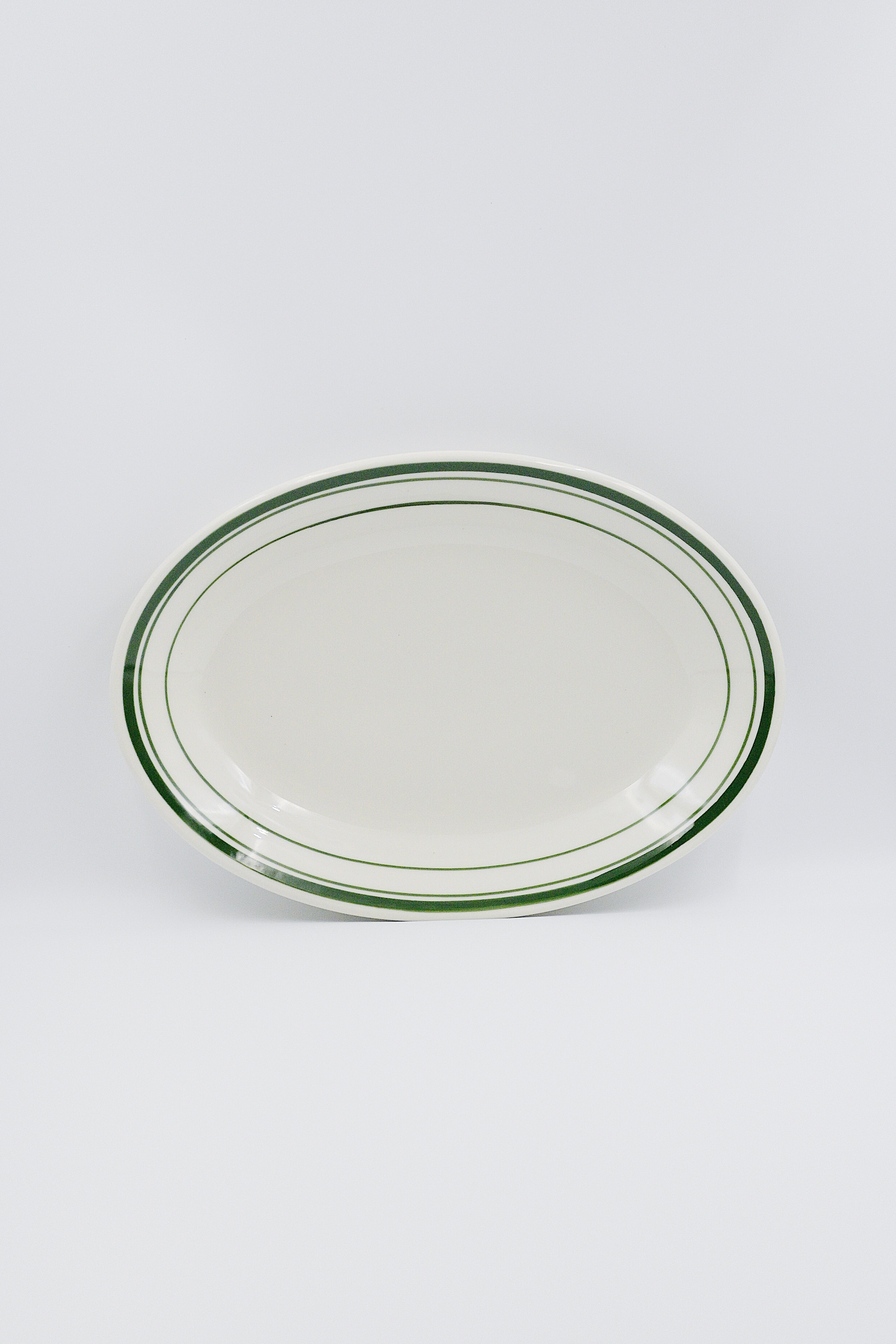 Tuxton Green Bay 8.25" Oval Plate