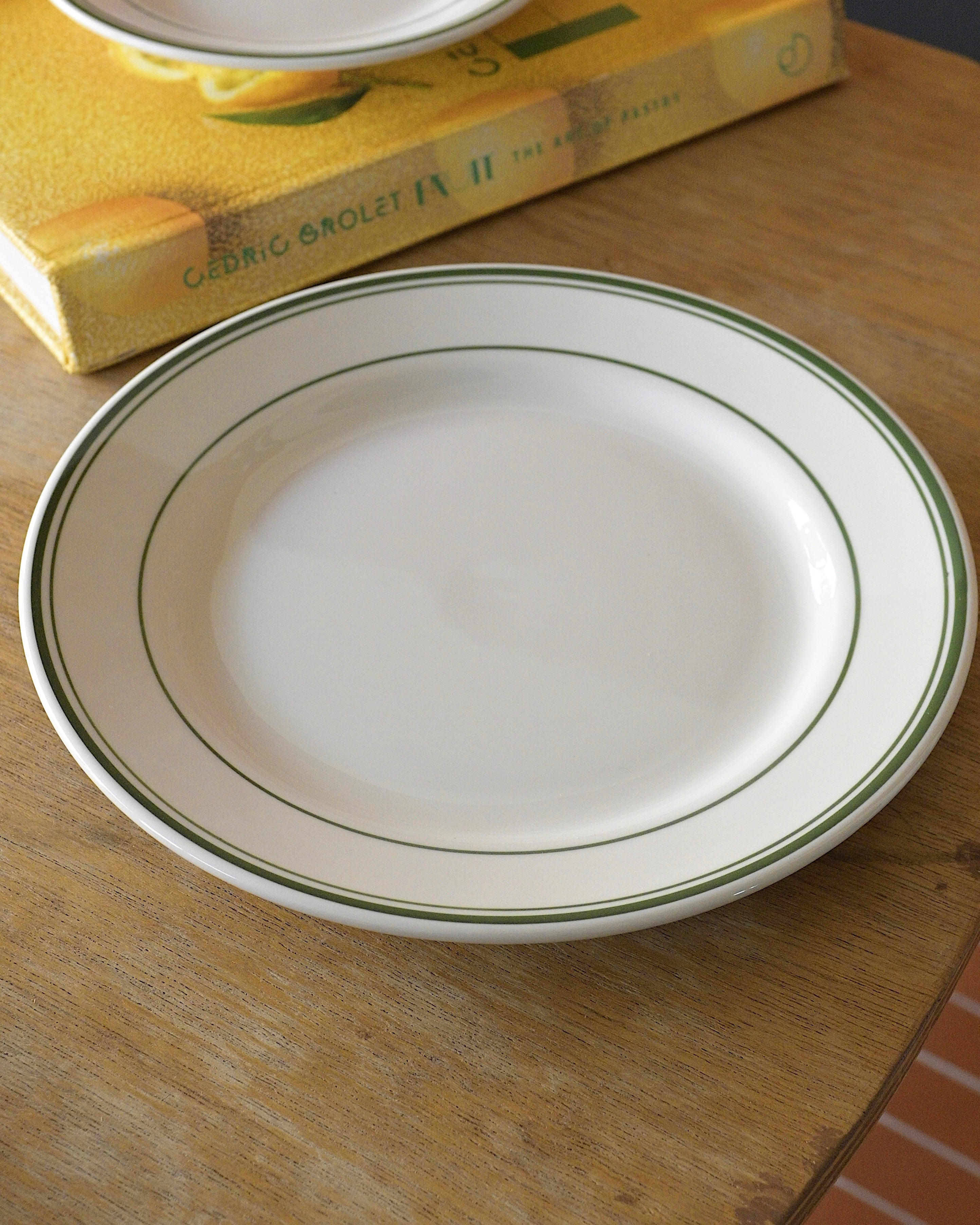 Tuxton Green Bay 9.63" Plate